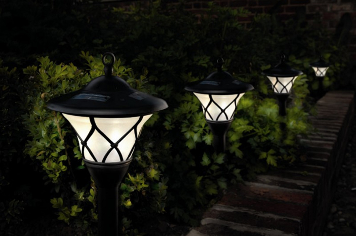 Solar Landscape Lighting